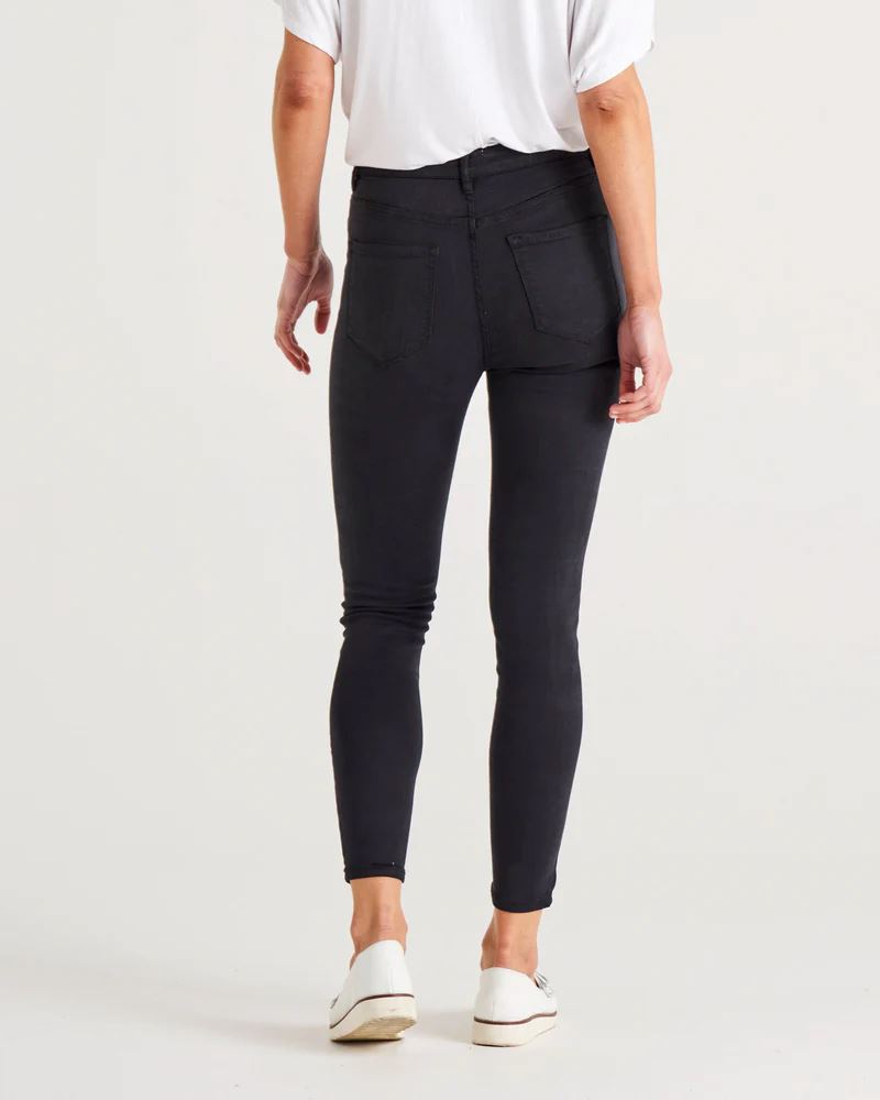 BETTY BASICS Betty Essential Jeans - Black JEANS - Zabecca Living