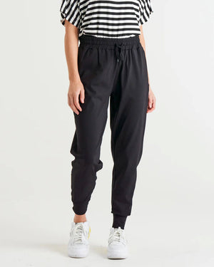BETTY BASICS Cara Travel Jogger - Black JOGGER - Zabecca Living