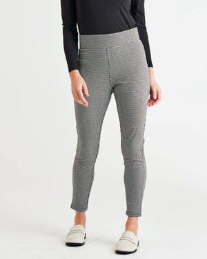 BETTY BASICS Houndstooth Stretchy Ponte Skinny Legging - Black Houndstooth JOGGER - Zabecca Living