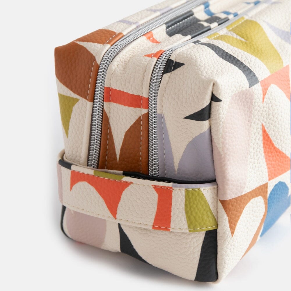 CAROLINE GARDNER Large Travel Washbag - Multi Checkmate Hearts COSMETIC BAG - Zabecca Living