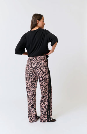 CARTEL & WILLOW Adeline Pant - Neutral Leopard JOGGER - Zabecca Living