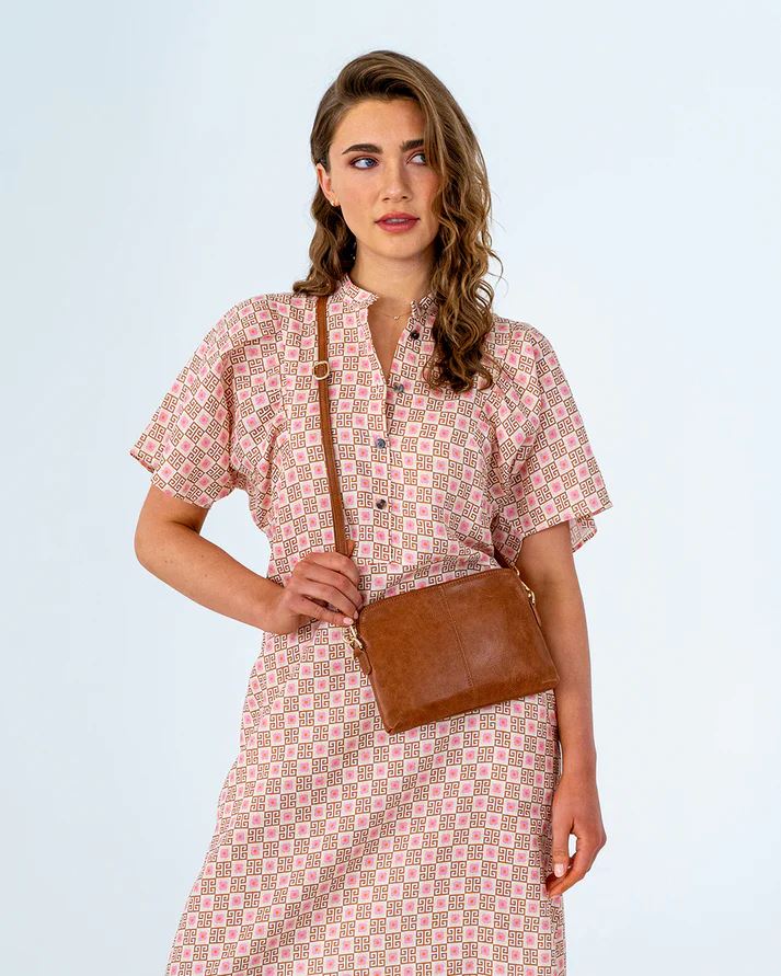 ELMS + KING Bowery Wallet - Tan Pebble HANDBAG - Zabecca Living