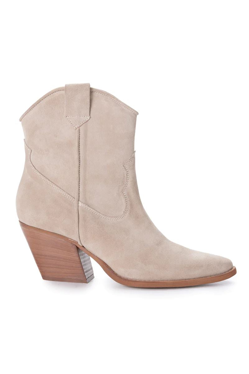 ESTILO EMPORIO Cavalier Suede Boot - Sand FOOTWEAR - Zabecca Living