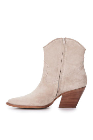 ESTILO EMPORIO Cavalier Suede Boot - Sand FOOTWEAR - Zabecca Living