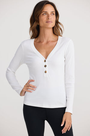 HOMELOVE Everyday Top - White Long Sleeve Tee - Zabecca Living