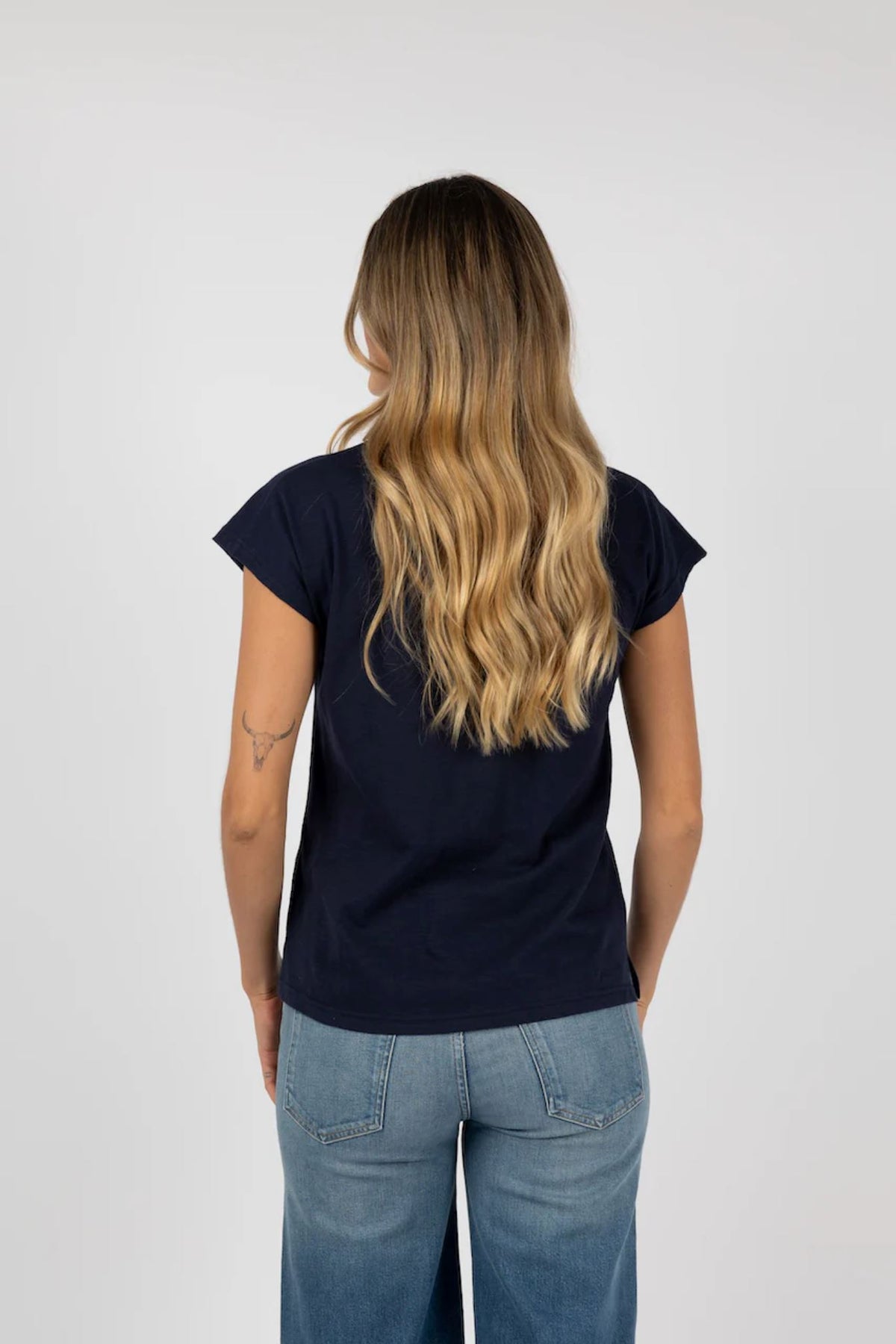 HUMIDITY LIFESTYLE Must Have V-Neck Tee - Navy Tee - Zabecca Living