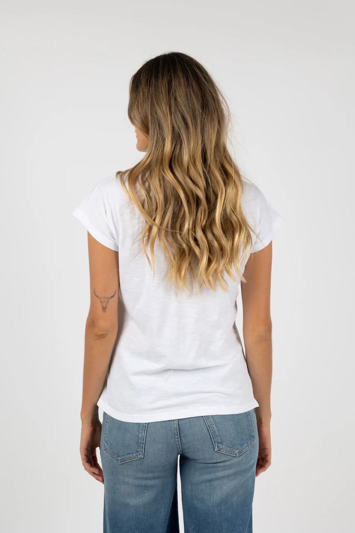 HUMIDITY LIFESTYLE Must Have V-Neck Tee- White Tee - Zabecca Living