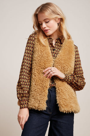 KING LOUIE Cilla Gilet Boheme - Biscotti Jacket - Zabecca Living
