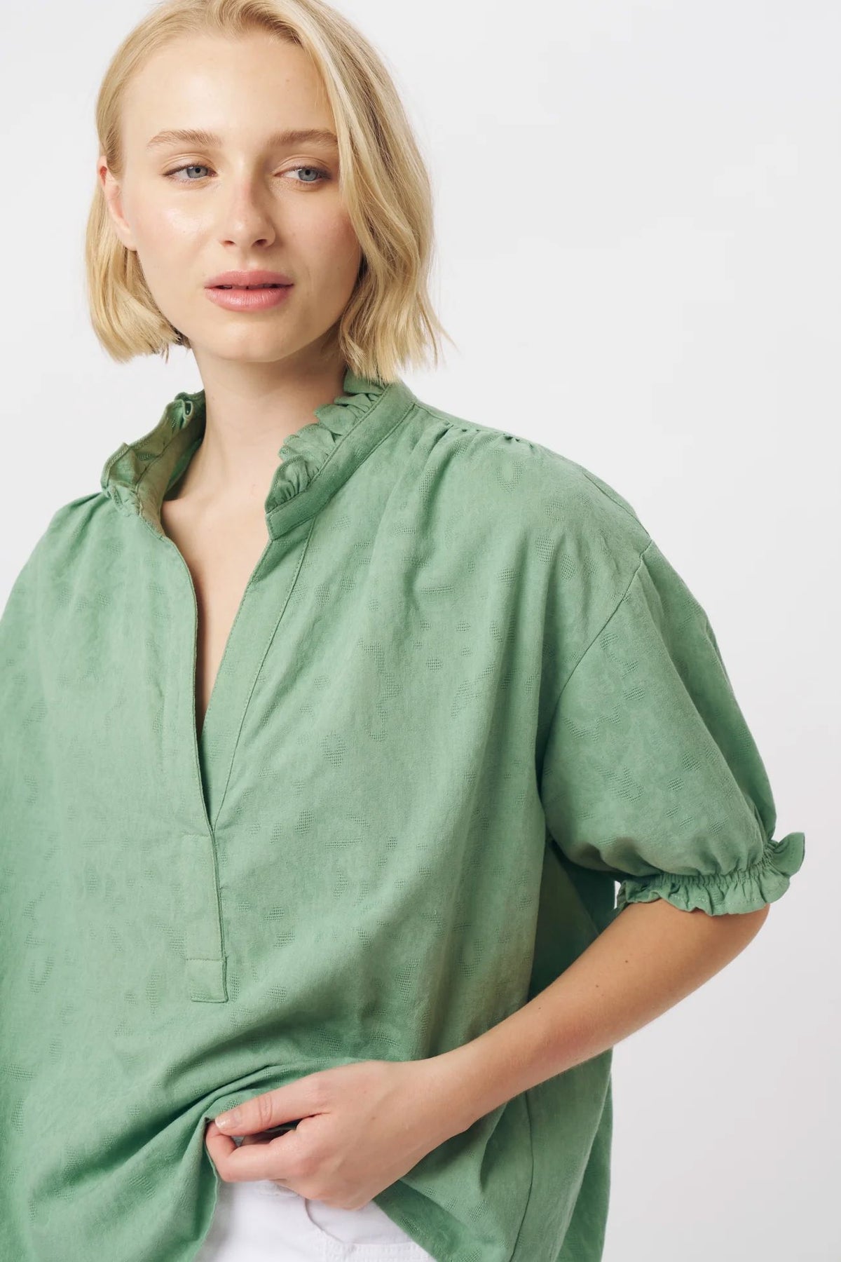KIREINA Amber Shirt - Green vest - Zabecca Living