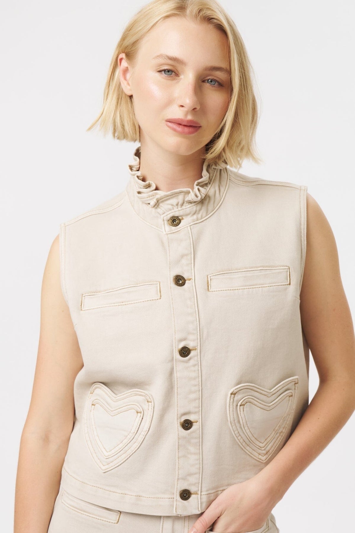 KIREINA Amy Vest - Sand vest - Zabecca Living