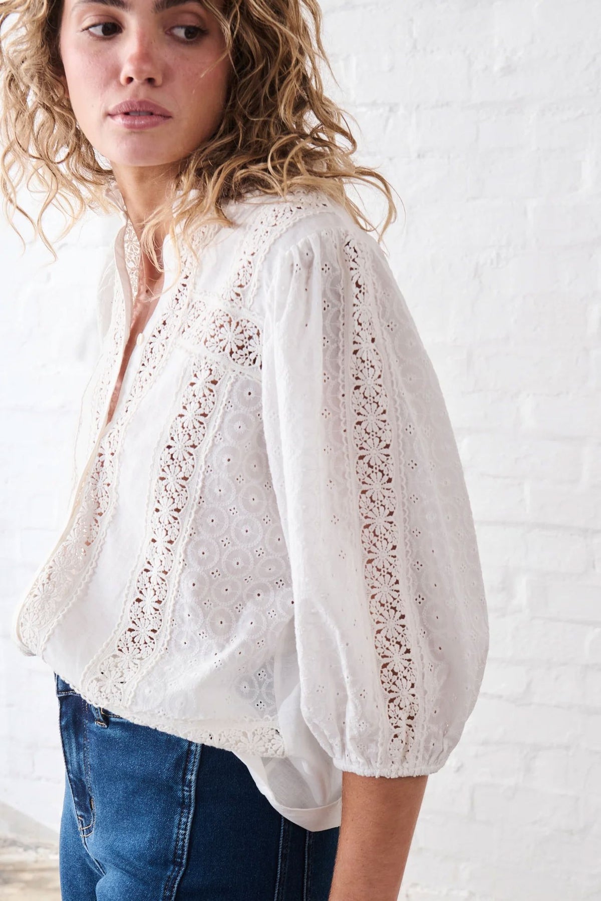 KIREINA Isabella Shirt - White vest - Zabecca Living