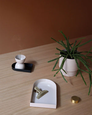 LIGHTLY Arc Tray Medium - Sand TRAY - Zabecca Living