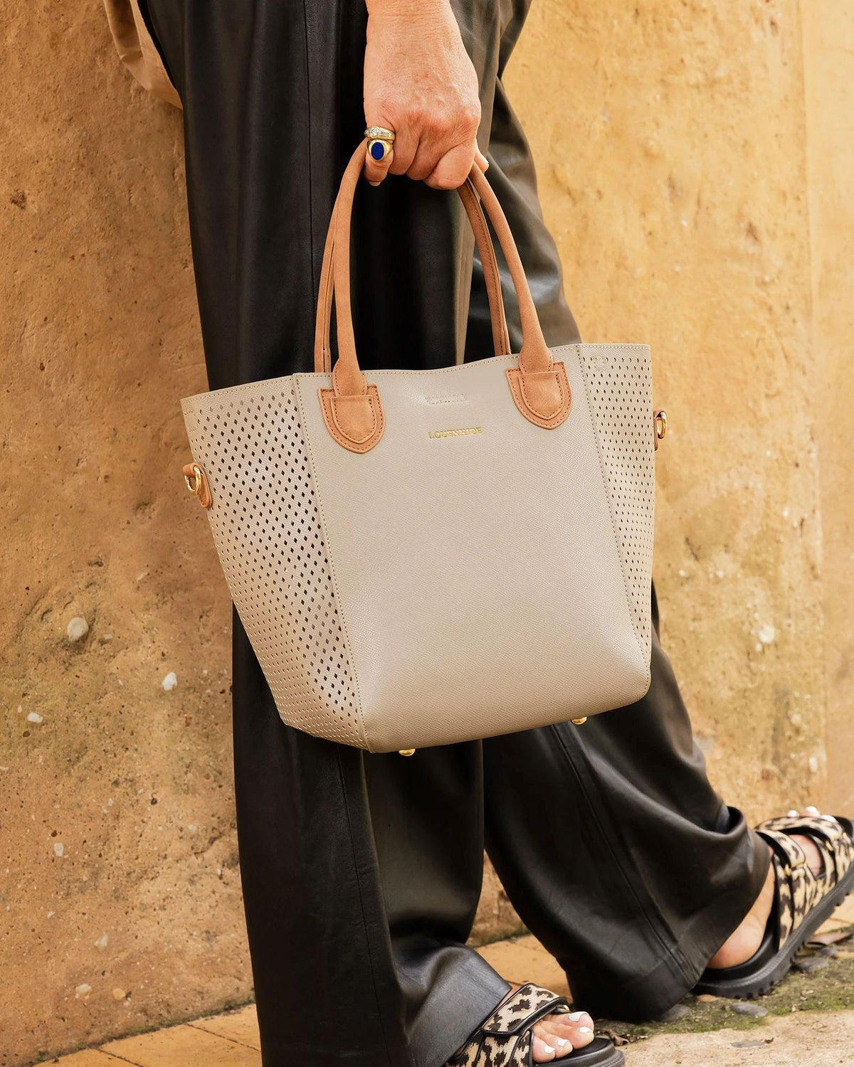 LOUENHIDE Dublin Tote - Chai HANDBAG - Zabecca Living