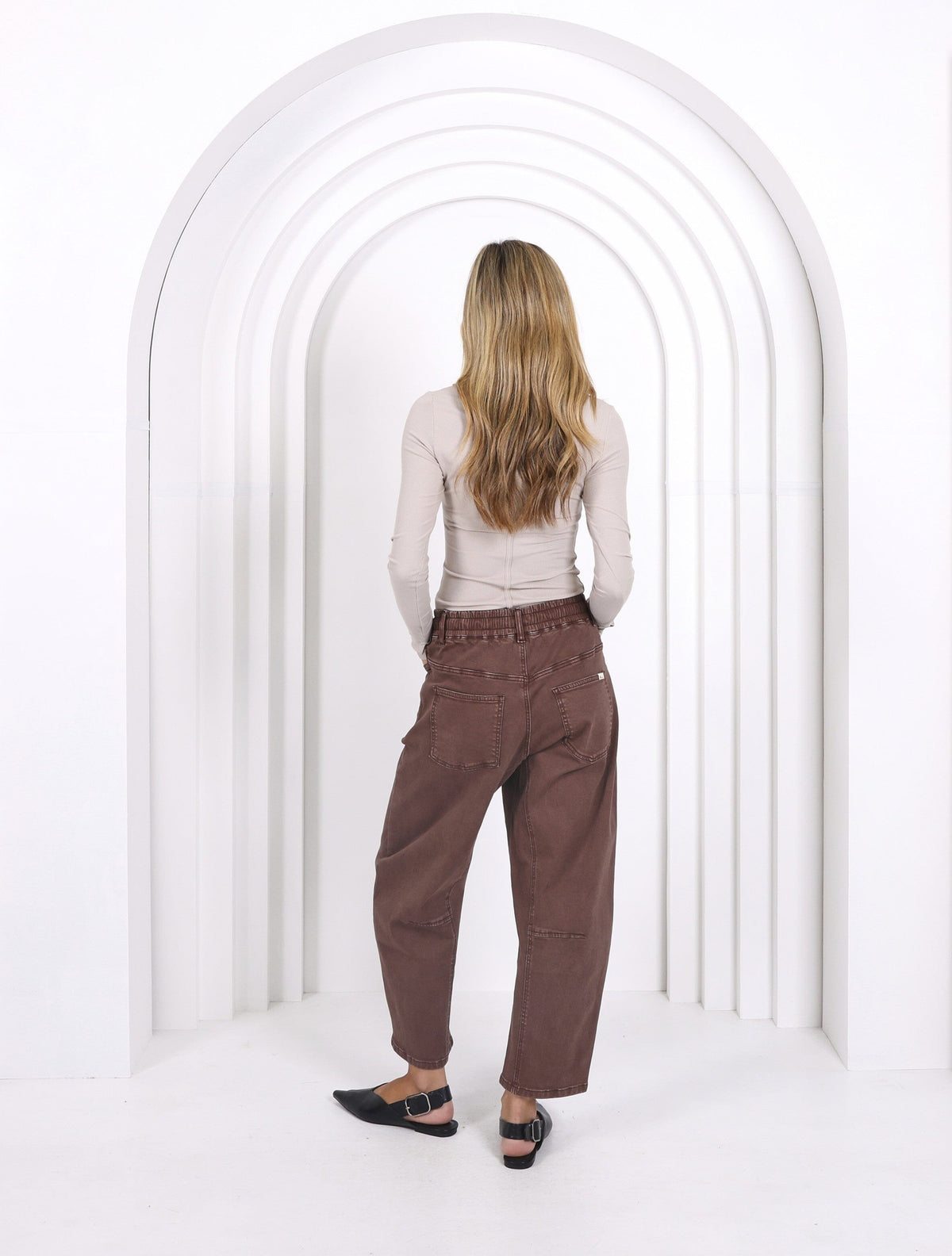 MONACO JEANS Leo Barrel Jeans - Chocolate JEANS - Zabecca Living