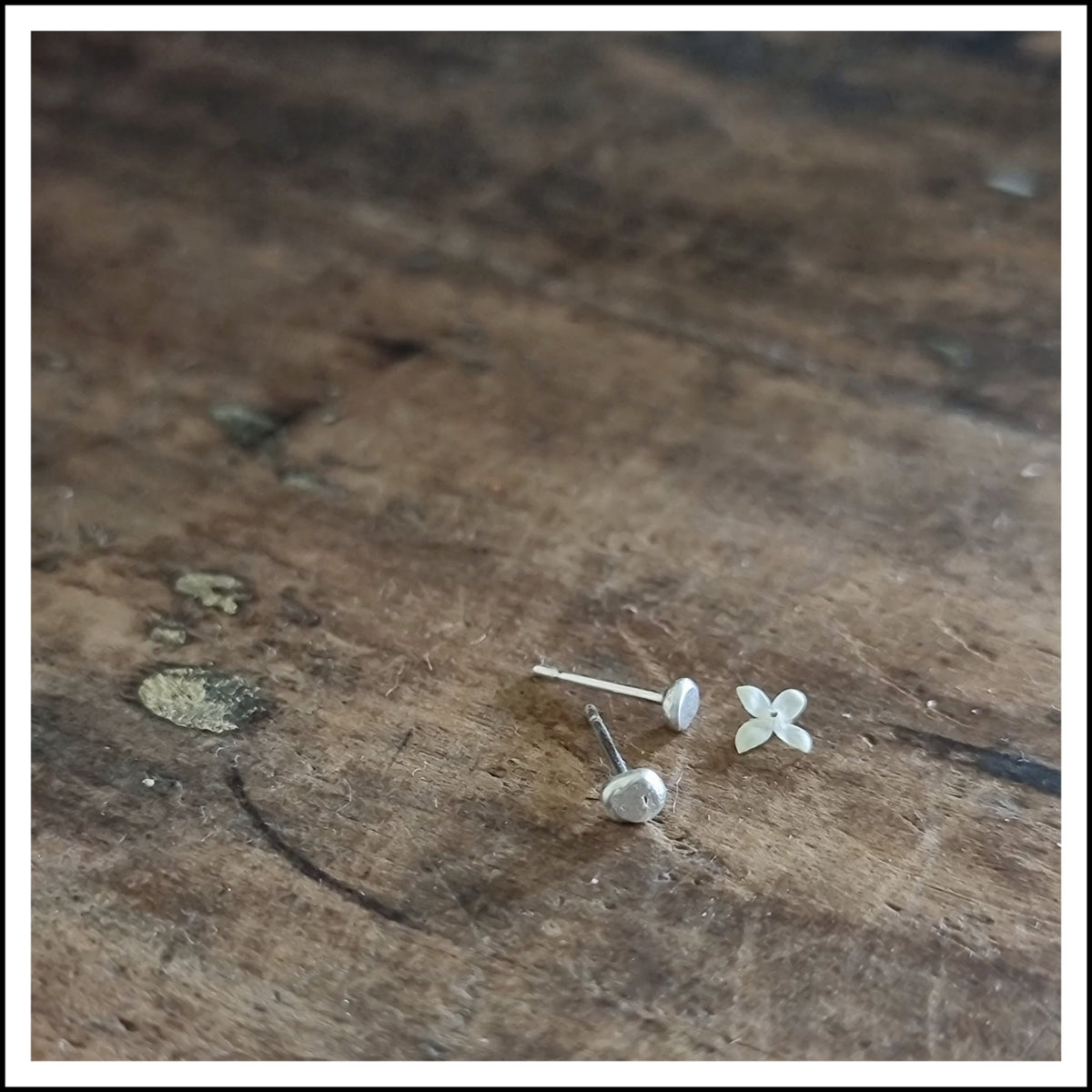 PAIRD Little Dotty Studs Earrings - Zabecca Living