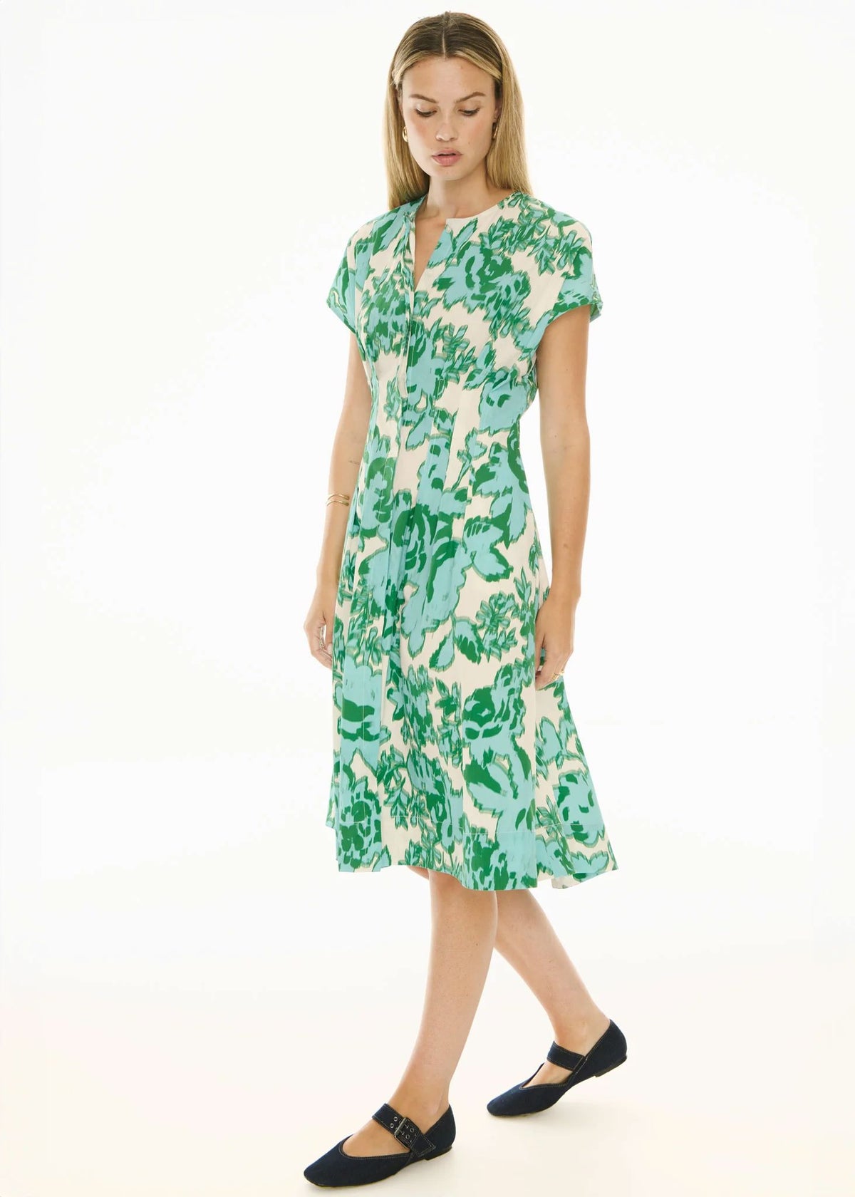 POL Jaine Tucked Dress - Static Floral Dress - Zabecca Living