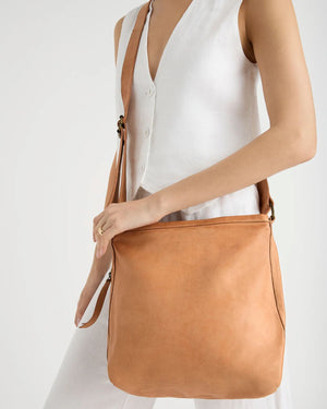 JUJU & CO Classic Slouchy - Tan bag - Zabecca Living