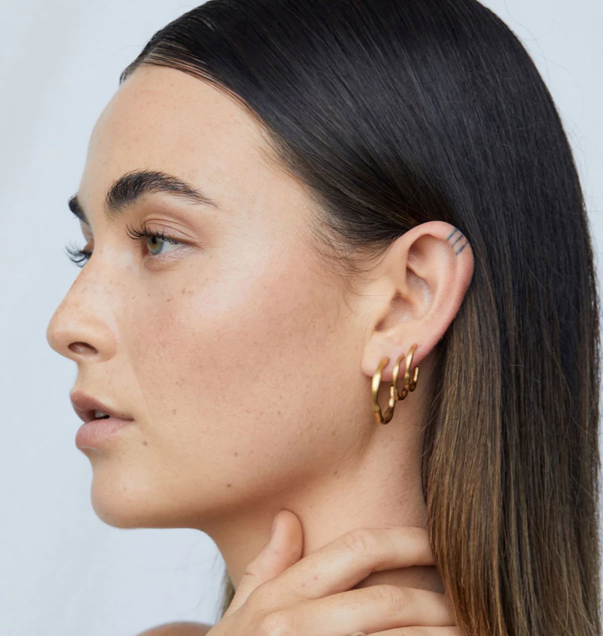 LINDA TAHIJA Ivy Hoop Earrings - Gold Plated Earrings - Zabecca Living