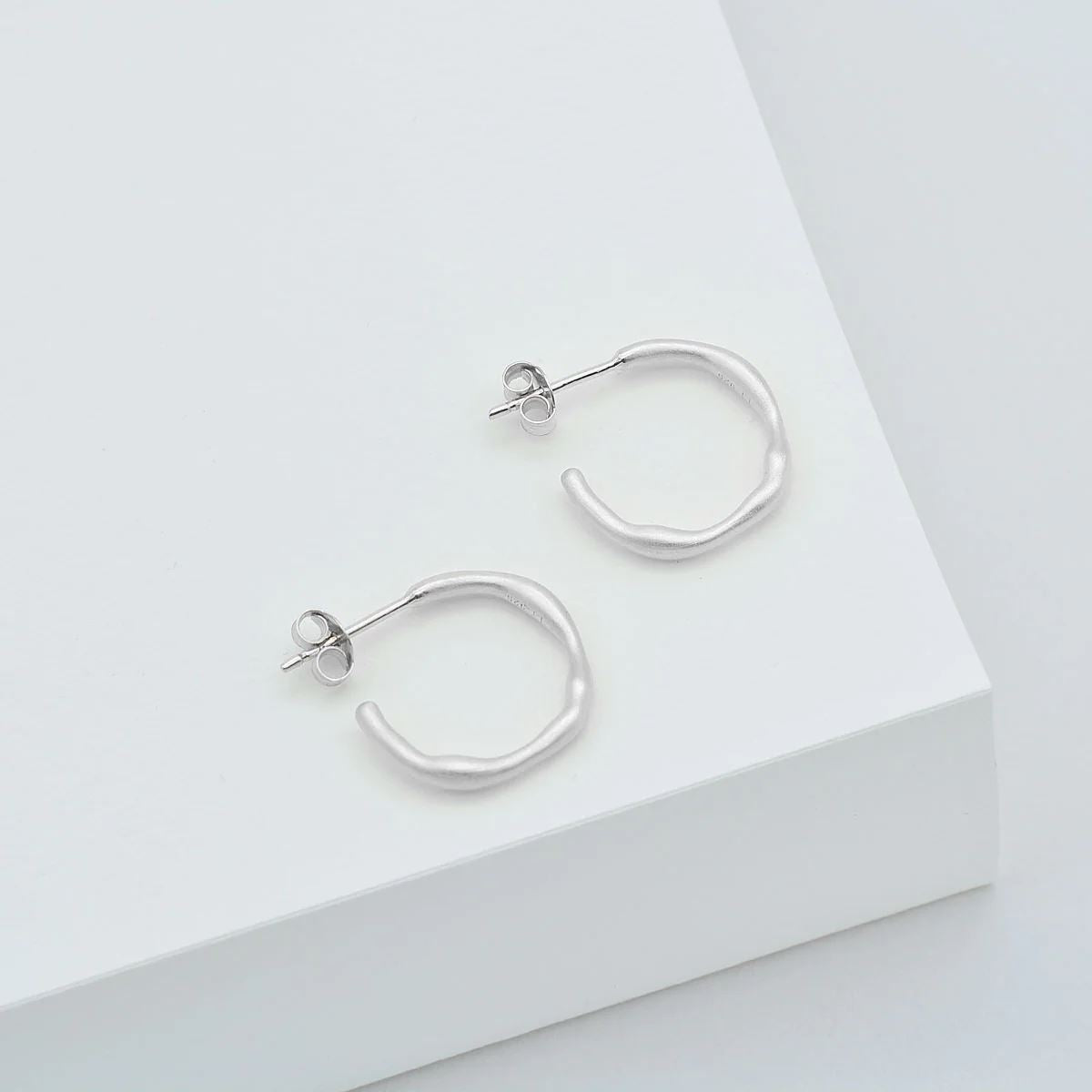 LINDA TAHIJA Ivy Hoop Earrings - Sterling Silver Earrings - Zabecca Living