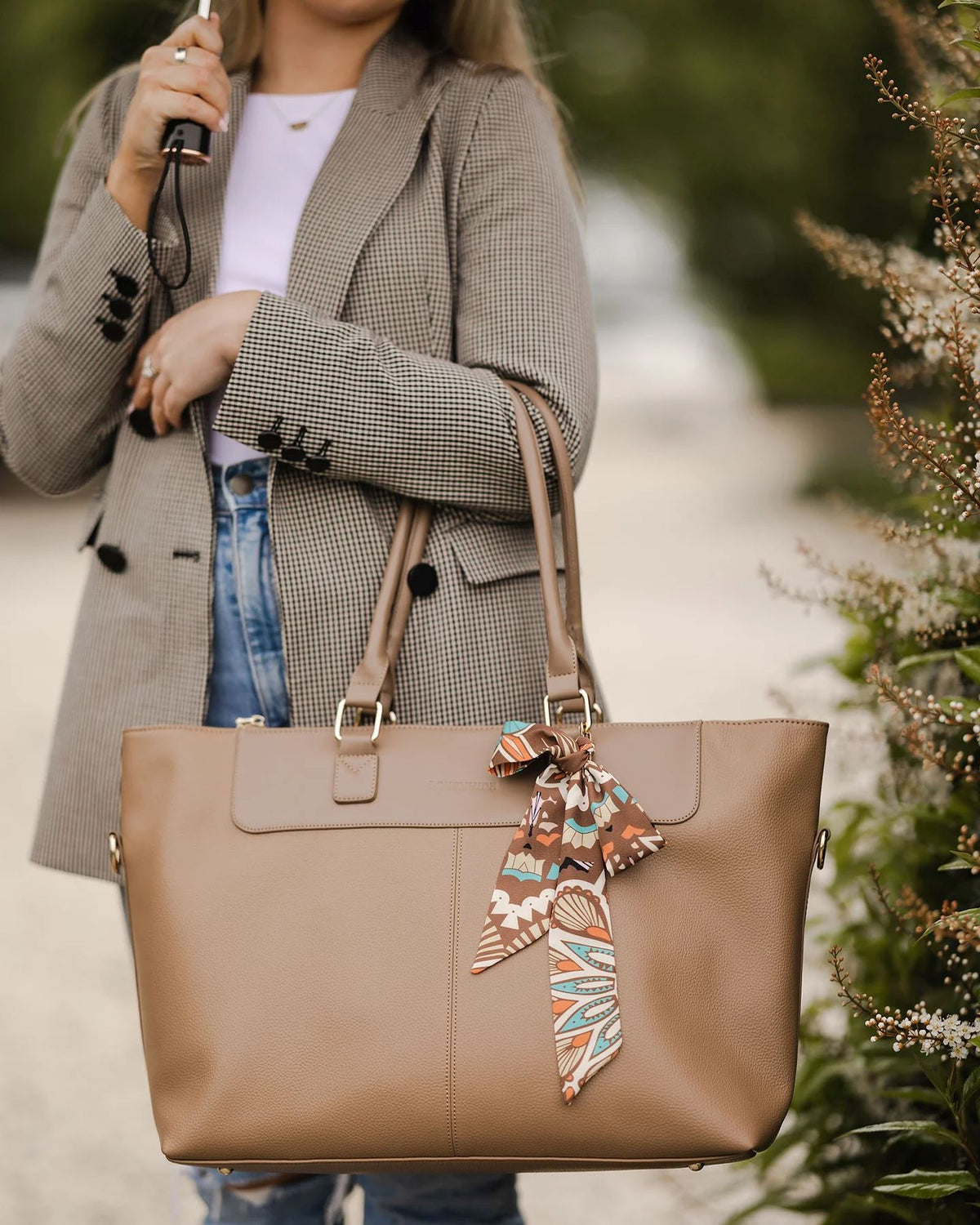 LOUENHIDE Kiki Bag Scarf - Coffee HANDBAG - Zabecca Living