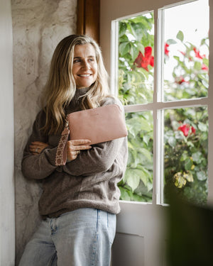 LOUENHIDE Mandy Clutch - Blush HANDBAG - Zabecca Living