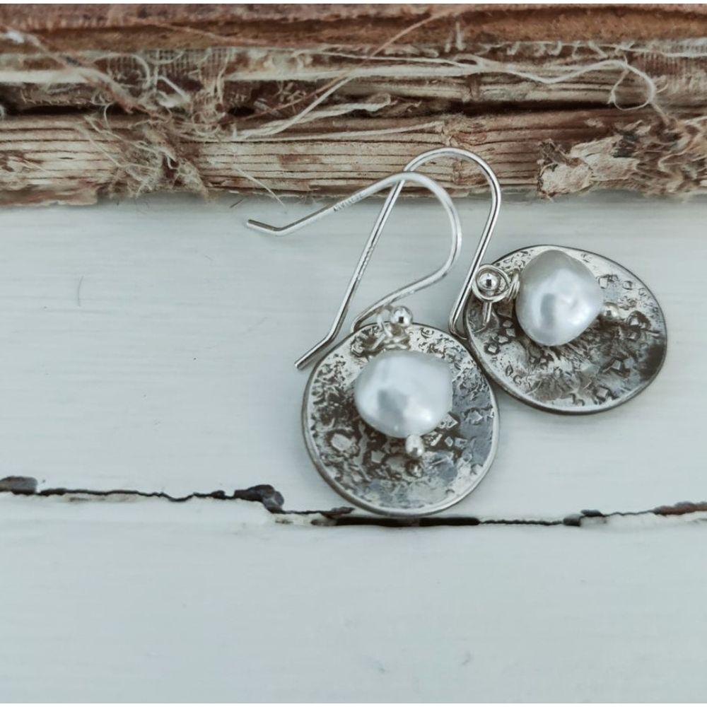 PAIRD Blossom Disk & Pearl Earring Earrings - Zabecca Living