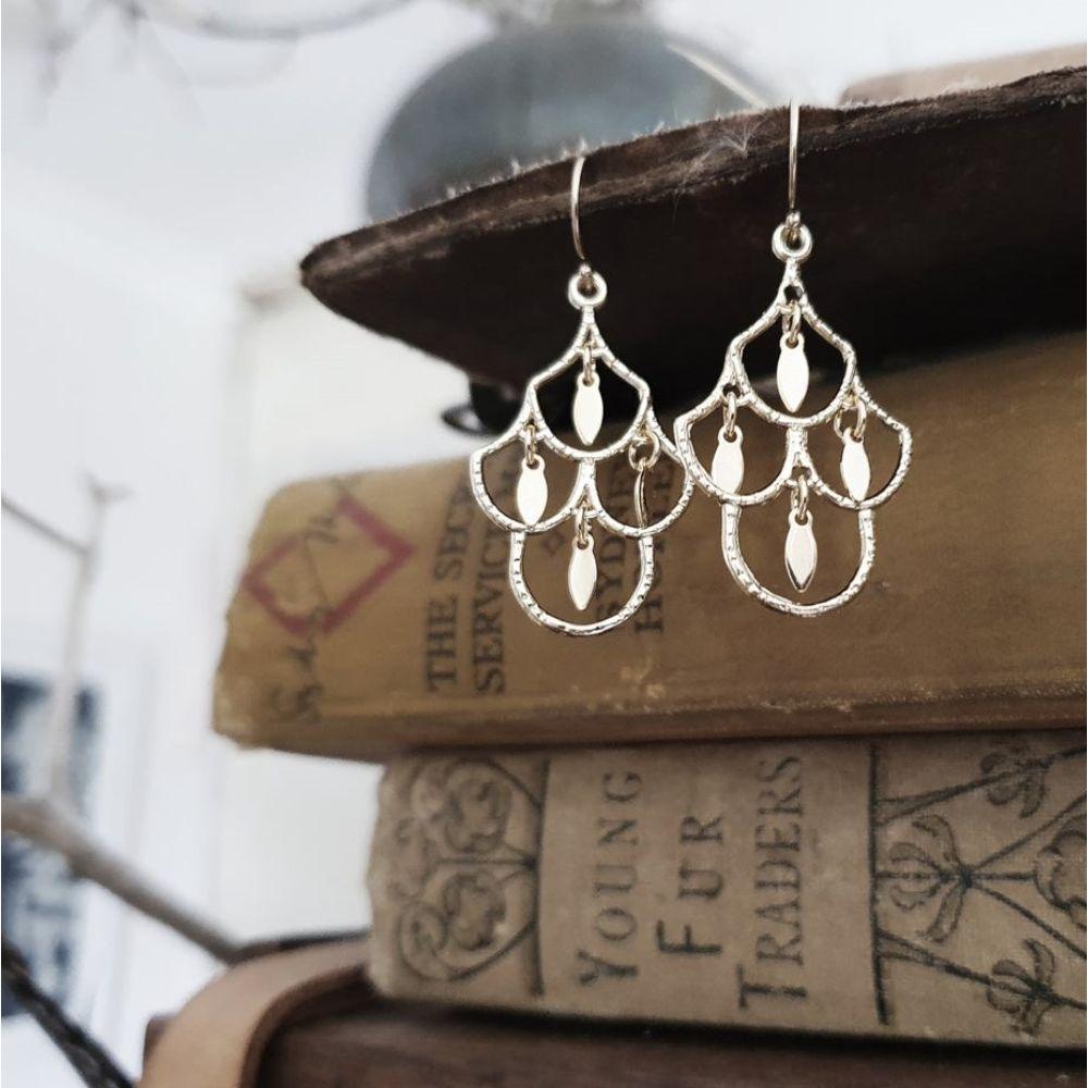 PAIRD Cascading Chandelier Drop Earrings Earrings - Zabecca Living