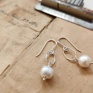 PAIRD Free Form Pearl Link Earrings Earrings - Zabecca Living