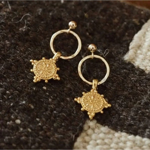 PAIRD Golden Luxor Studs Earrings - Zabecca Living