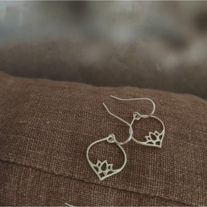 PAIRD Lotus Lustre Earrings Earrings - Zabecca Living