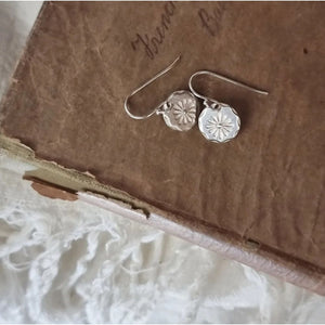 PAIRD Paper Daisy Earrings Earrings - Zabecca Living