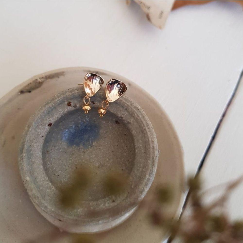 PAIRD Petal Stud Earrings Earrings - Zabecca Living