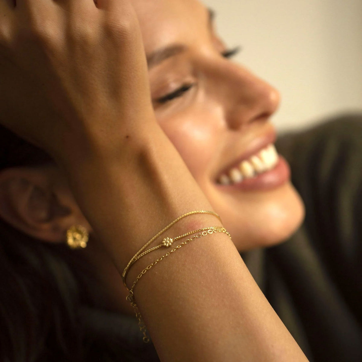 ALISIA Gold Bracelet - Lily Simple BRACELET - Zabecca Living