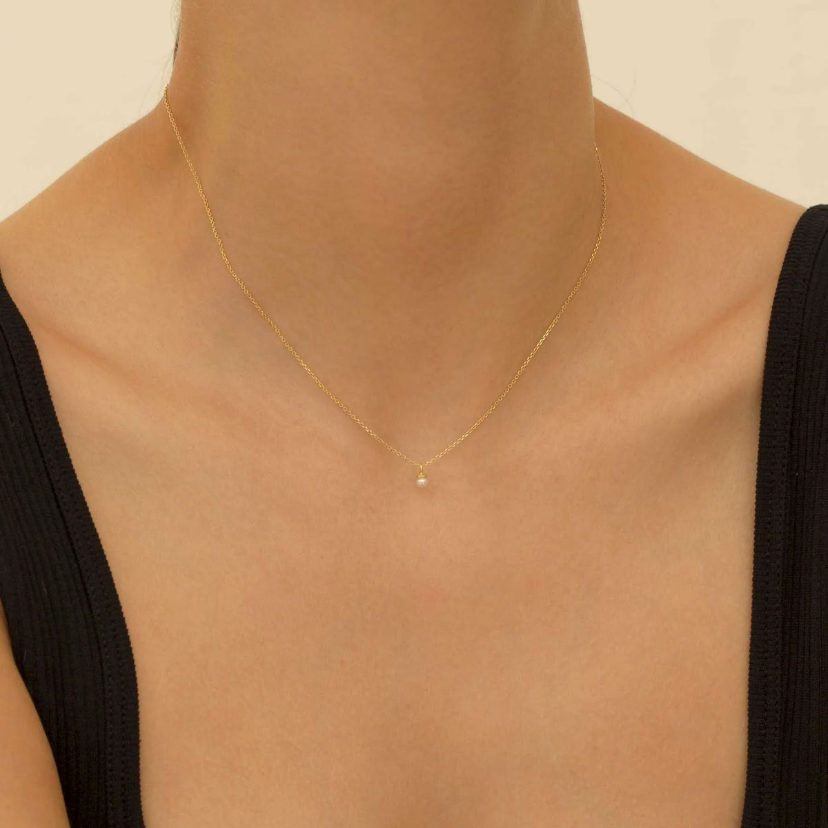 ALISIA Gold Pearl Pendant Necklace - Almeria Necklace - Zabecca Living