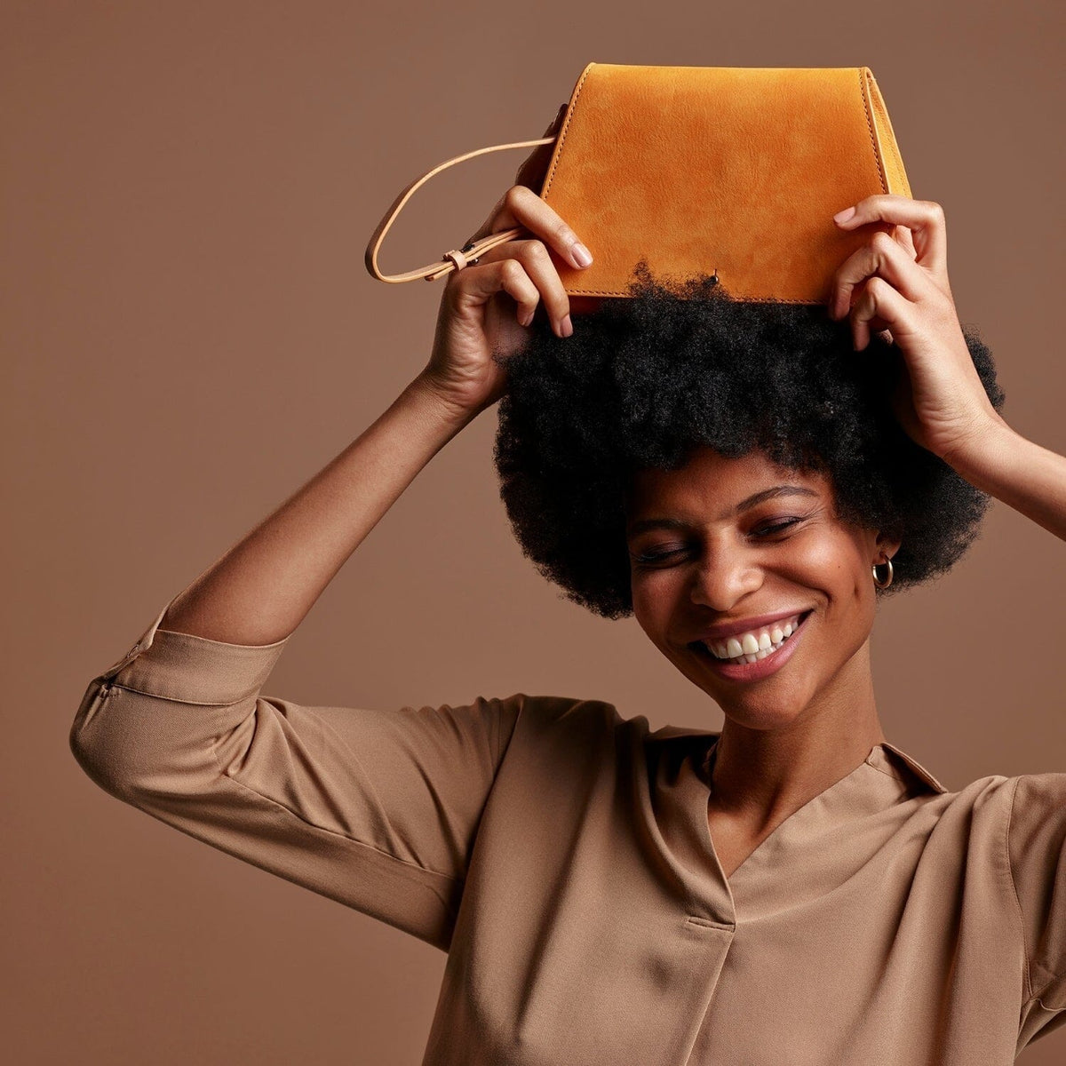 BE HOLD Hex Bag - Turmeric HANDBAG - Zabecca Living