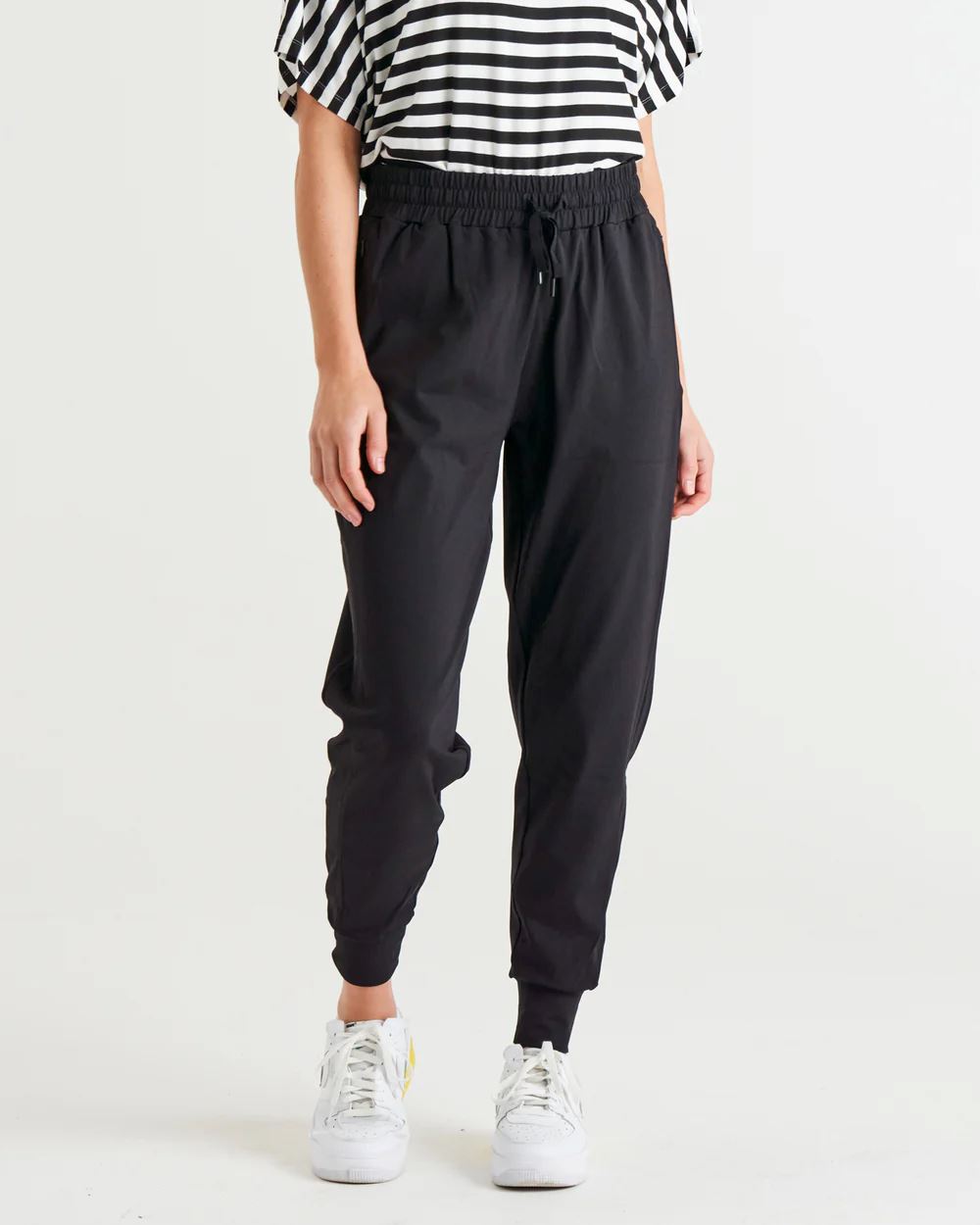 BETTY BASICS Cara Travel Jogger - Black JOGGER - Zabecca Living