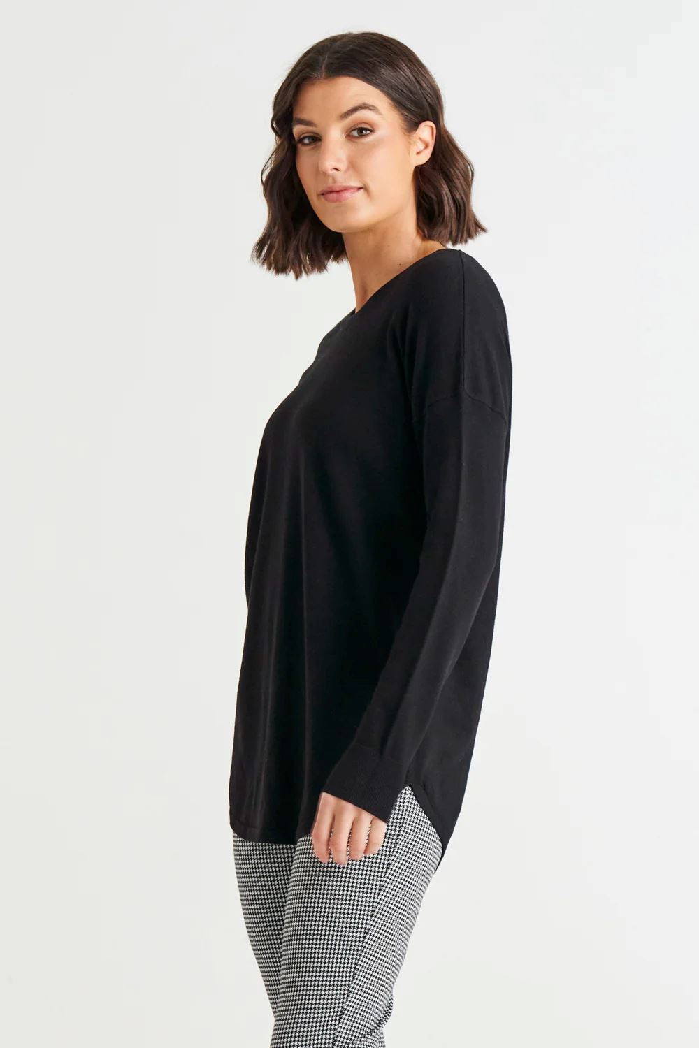 Betty Basics Sophie Relaxed Knit Jumper Black Zabecca Living