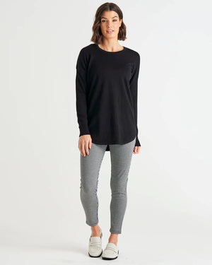 BETTY BASICS Sophie Relaxed Knit Jumper - Black Jumpers + Knitwear - Zabecca Living