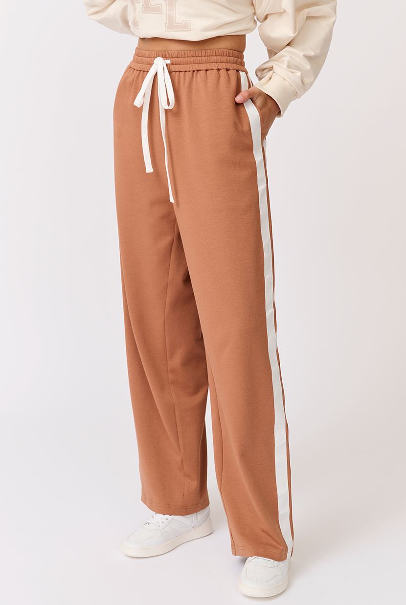 CARTEL & WILLOW Adeline Pant - Toffee/White JOGGER - Zabecca Living