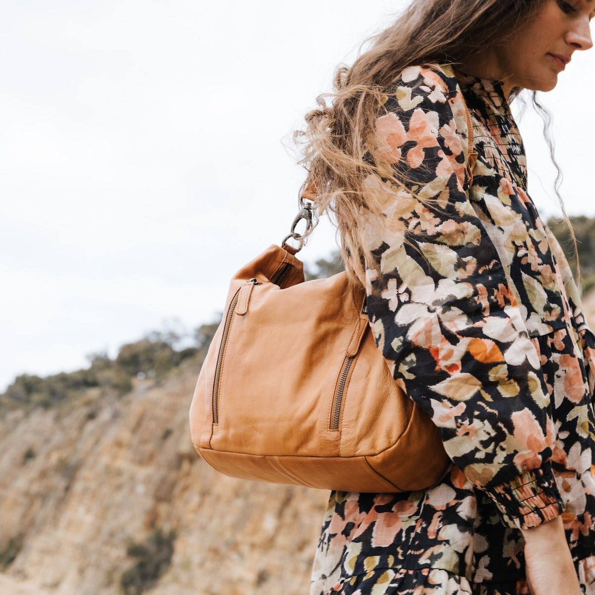DUSKY ROBIN Poppy Bag - Tan HANDBAG - Zabecca Living
