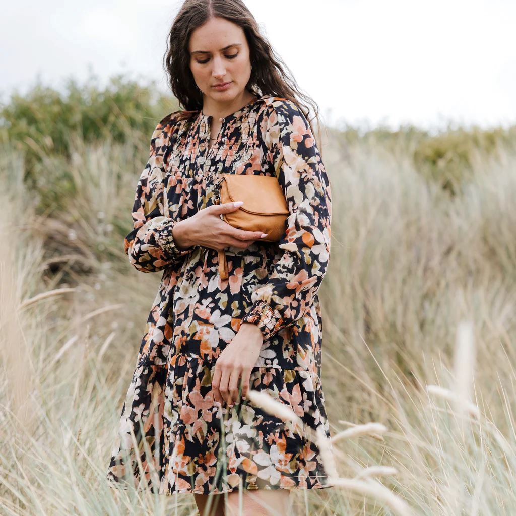 DUSKY ROBIN Zoe Bag Clutch - Tan HANDBAG - Zabecca Living