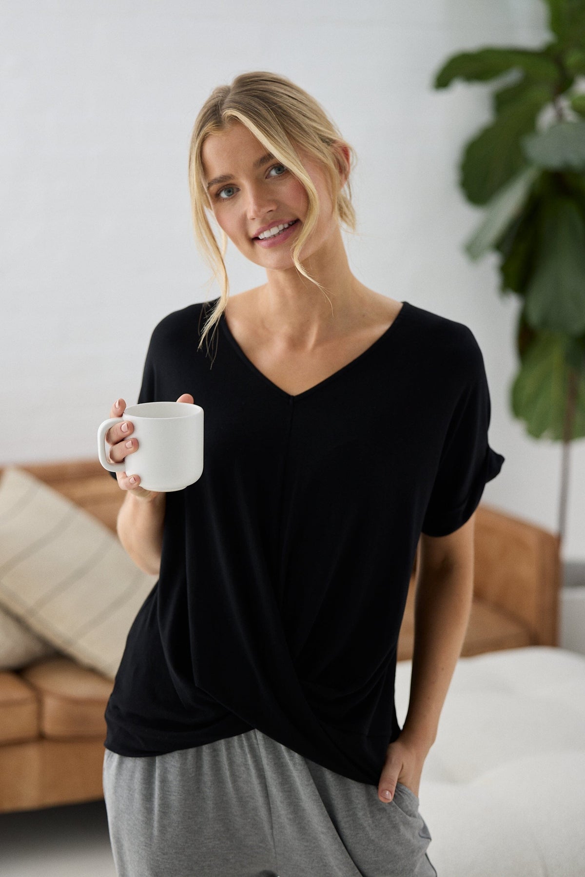 HOMELOVE Rapture Tee - Black Tee - Zabecca Living