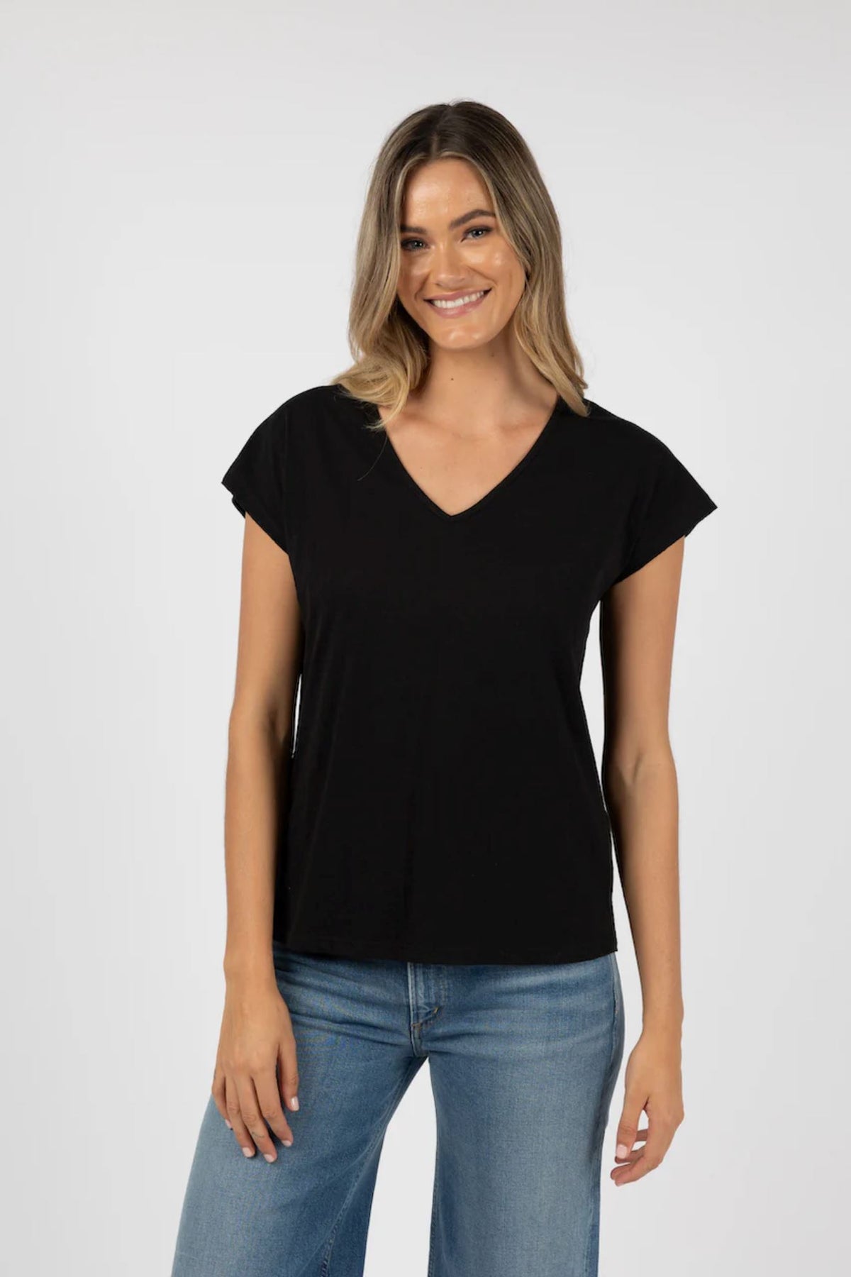 HUMIDITY LIFESTYLE Must Have V-Neck Tee - Black Tee - Zabecca Living