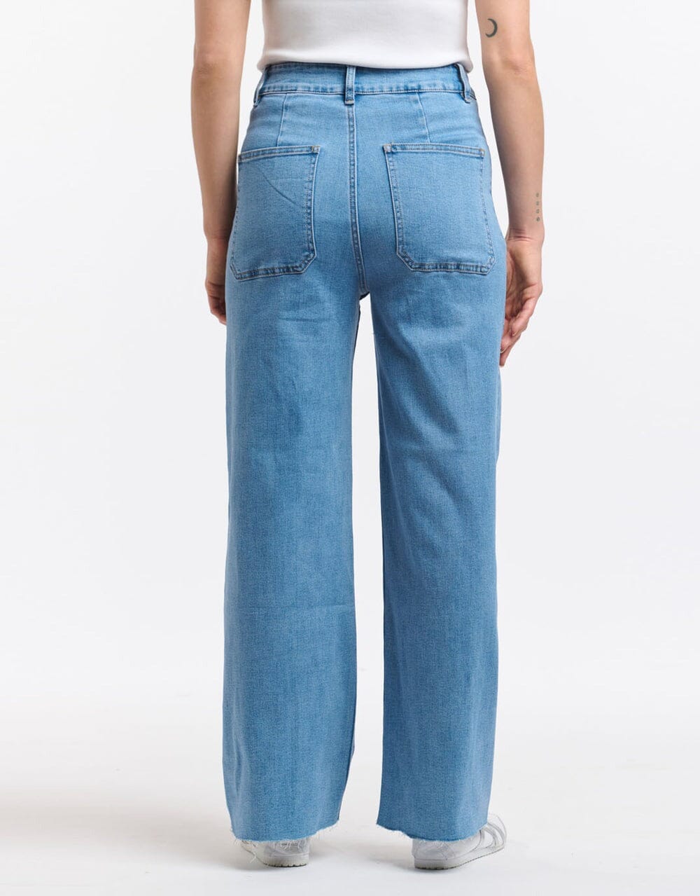 ITALIAN STAR Eddie Jeans 7/8 - Light Wash JEANS - Zabecca Living