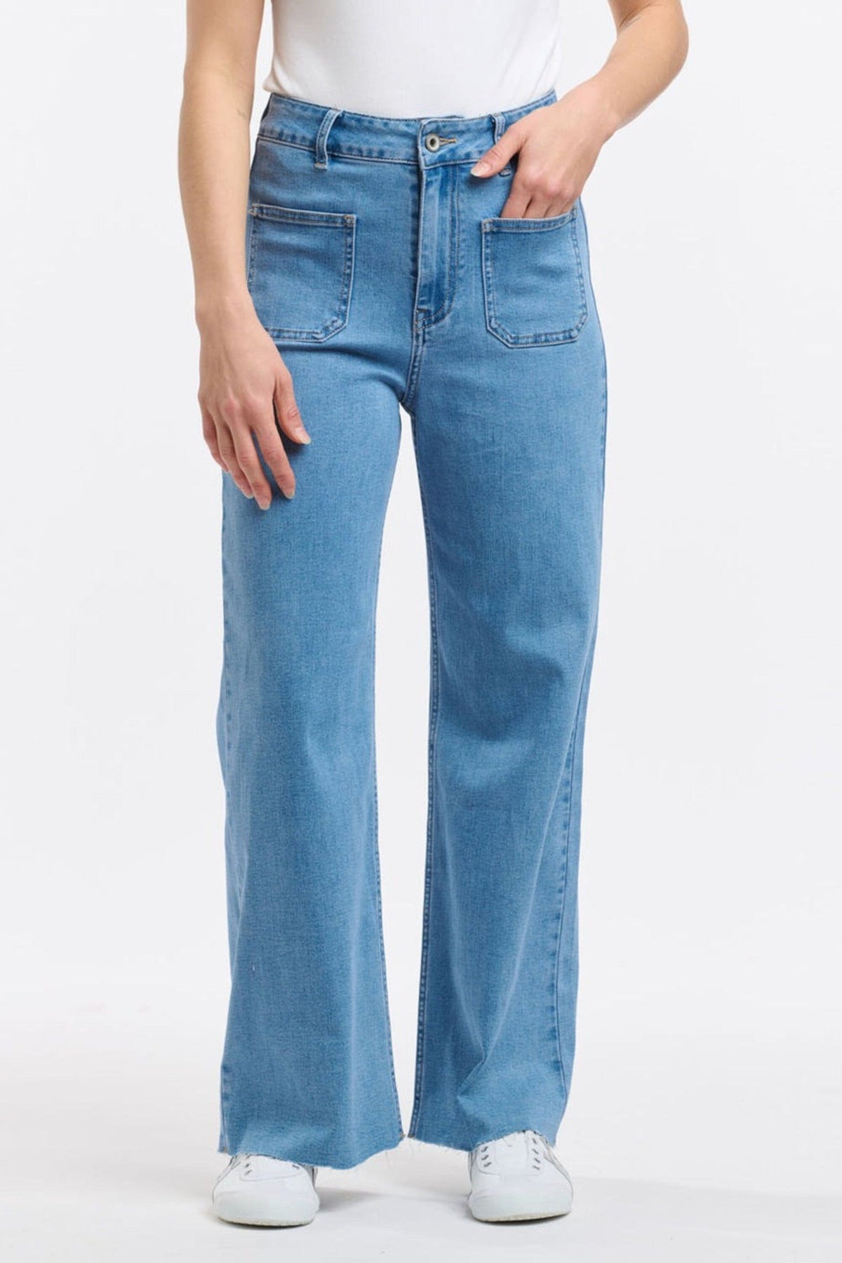 ITALIAN STAR Eddie Jeans 7/8 - Light Wash JEANS - Zabecca Living