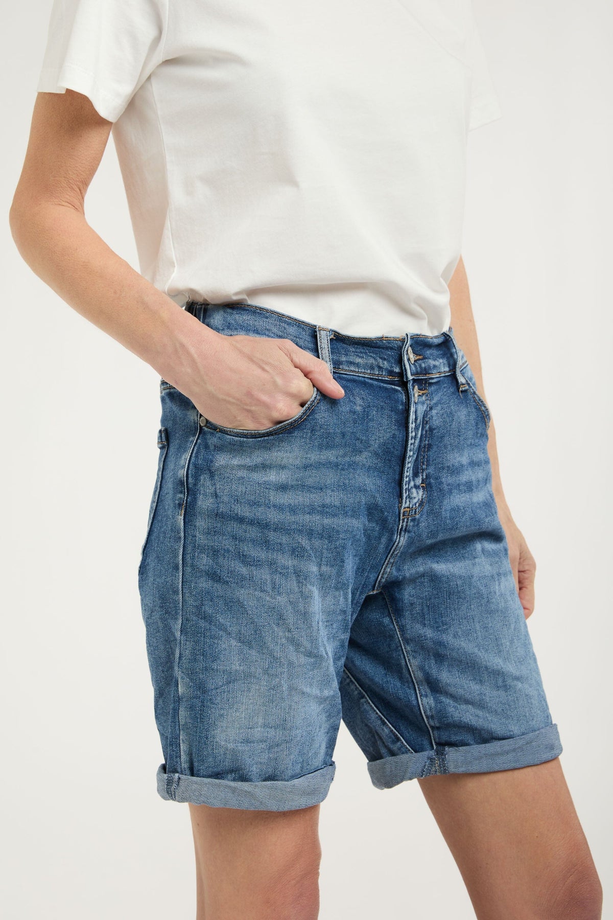 ITALIAN STAR Emma Shorts - White SHORTS - Zabecca Living