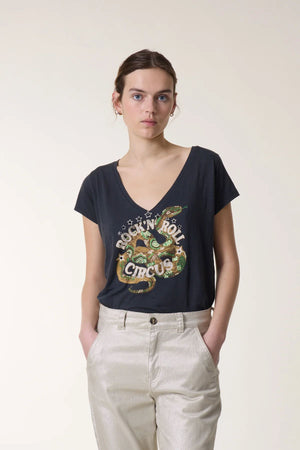 LEON & HARPER Tonton Snaake T-shirt - Carbone Tee - Zabecca Living