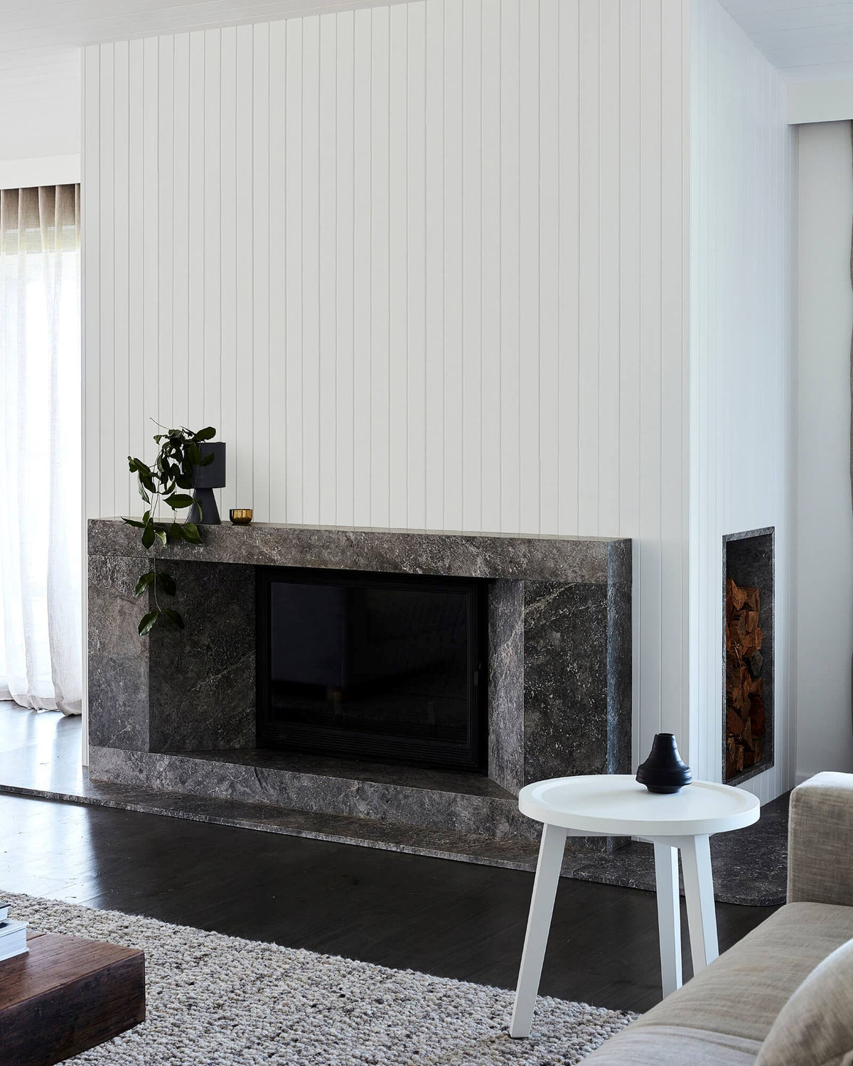 LIGHTLY Palm Springs Medium Planter - Black Planter - Zabecca Living