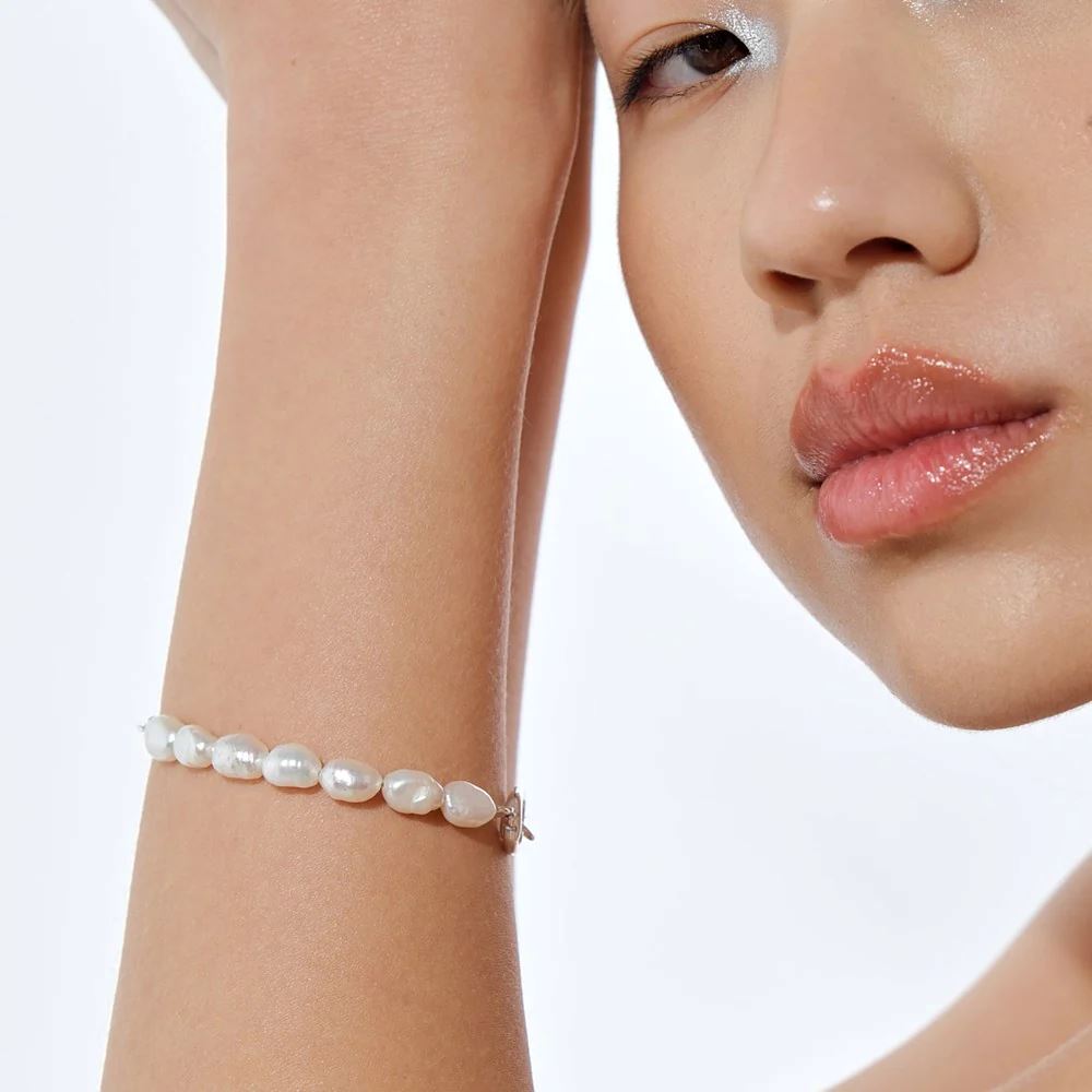 LINDA TAHIJA Paperclip Baroque Pearl Bracelet - Sterling Silver BRACELET - Zabecca Living