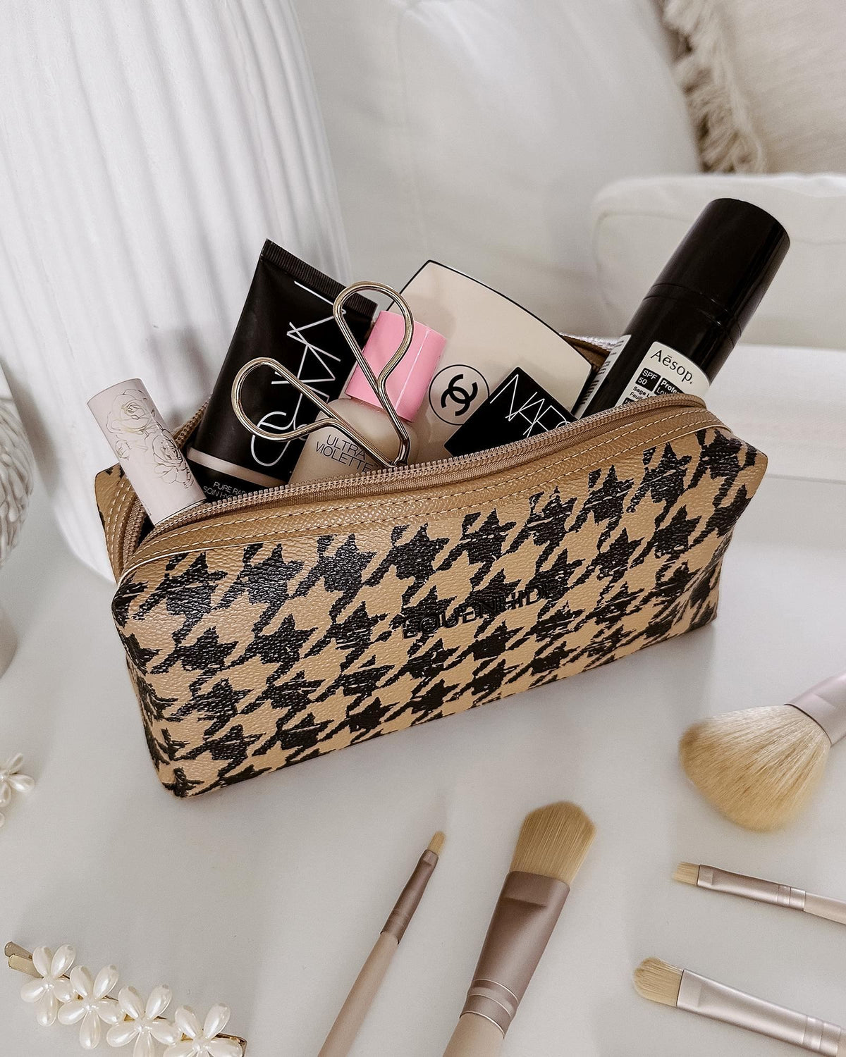 LOUENHIDE Brianna Makeup Bag - Houndstooth Camel toiletry bag - Zabecca Living